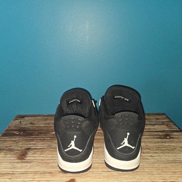 Jordan White Thunder - Size 8 - Black/White